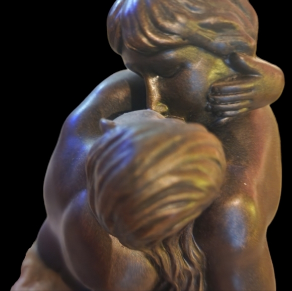 The Kiss Rodin Statue - Picture 8 of 10